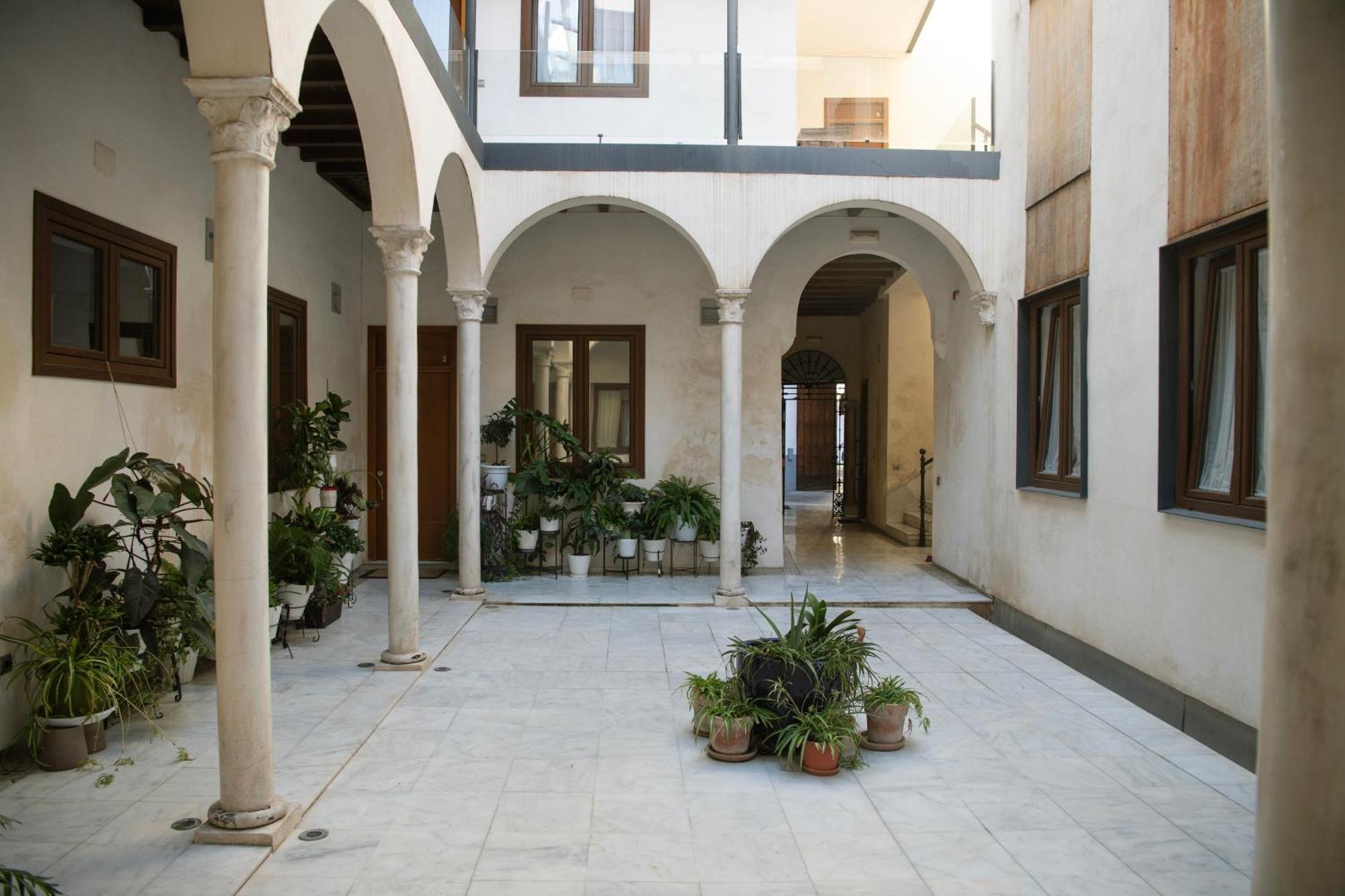 Casa Palacio Bustos Tavera Севиля Екстериор снимка